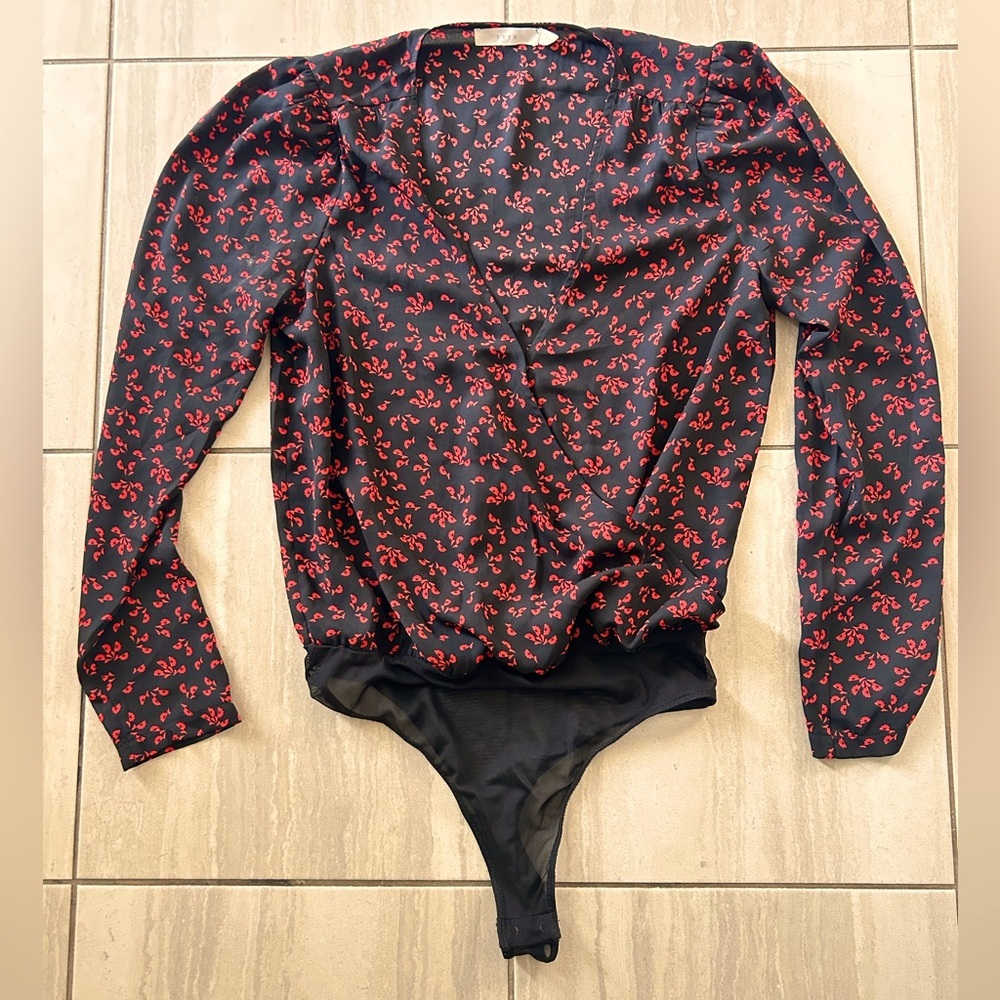 ❤️4 for $25❤️ Lush bodysuit size small